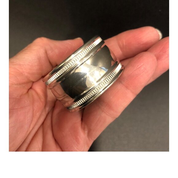 Royal Selangor Pewter Napkin Rings With Wood Storage Box Set of 4 - Picture 12 of 14